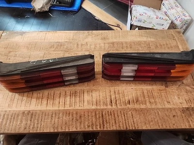 1983-93 Mercedes Benz W201 190E par de lanternas traseiras esquerda direita OEM original e BOM - Imagem 1 de 4