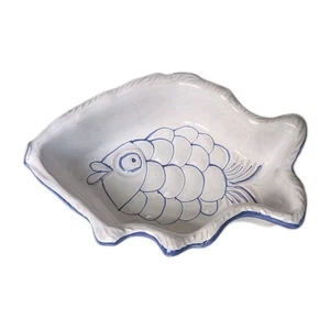 Ciotola pesce Mesa International ceramica blu e bianca dipinta a mano piatto chiave costiero  - Foto 1 di 8