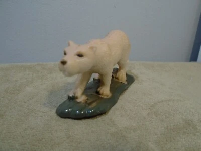 K&M ANIMAL SALVAJE PUMA 1,25” X 3” FIGURA ADORNO PASTEL (MA1079) Foto 1 de 4