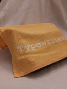 Schreibmaschine Staubschutz Retro Dekor (2) keine Kratzer - mehrere Farben - 2er Pack. - Bild 1 von 2