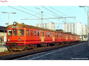 Piko Expert PKP EN57 3 Car EMU V HO Gauge - Picture 1 of 1