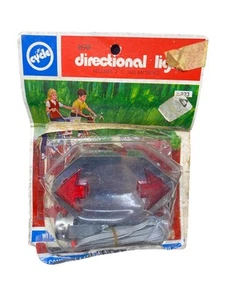 VINTAGE HOODED DIRECTIONAL TURN SIGNAL LIGHT LAMP BIKE SCOOTER FENDER LAMP NOS - Picture 1 of 3