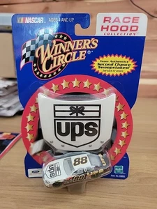 2001 Winners Circle Race Hood Collection 1/64 Dale Jarrett #88 UPS(i) - Picture 1 of 4