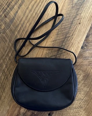 Cartera Bandolera ROLFS de Colección Cuero Negra Pequeña Simple Floral Repujado Foto 1 de 4