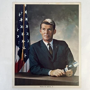 FOTO LITOGRÁFICA AUTO COLOR WALLY SCHIRRA WALTER Gemini 6 APOLO 7 ASTRONAUTA DE LA NASA AUTO - Imagen 1 de 7