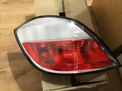 Vauxhall Astra H Mk5 5 Door Rear Left Tail Light Lamp GM 93190304 Genuine - Image 1 of 3