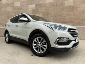 2016 Hyundai Santa Fe 2.2 CRDi Blue Drive Premium Auto 4WD Euro 6 (s/s) 5dr ESTA - Picture 1 of 24