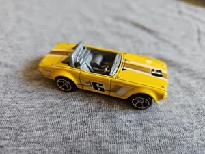 2010 Hot Wheels TRIUMPH TR6 Yellow 131/240 LOOSE Faster Than Ever - Picture 1 of 8