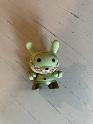 Kidrobot Dunny Dalek 2004 firmado 3"" sin caja Foto 1 de 4