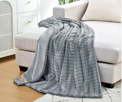 Manta Koolaburra de UGG Chloe de piel sintética UGG nueva Foto 1 de 3