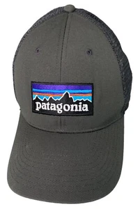 Patagonia Snap Back Trucker Mütze Kappe Herren grau gesticktes Logo Berge Camp - Bild 1 von 8