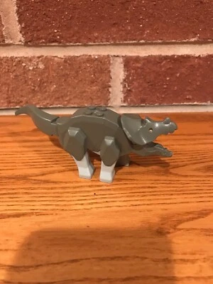 LEGO Triceratops Dinosaurio Animal 5975 Aventureros Isla Dino Gris Oscuro y Claro Foto 1 de 4