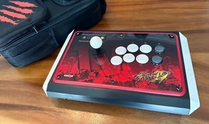 Mad Catz SF4 Fightstick Tournament Edition (TE) (Xbox 360) and Case - Picture 1 of 11