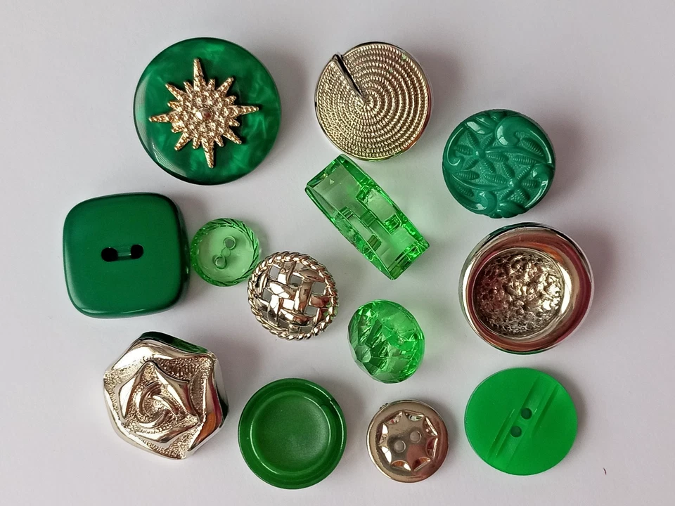 Knöpfe Schmuckknöpfe grün silber Mischung Konvolut Basteln - Bild 1 von 1