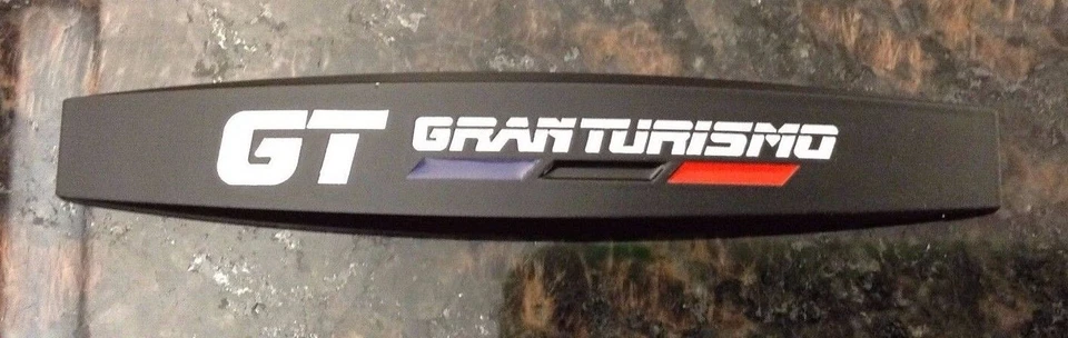 2002-2017 MASERATI GRANTURISMO TRUNK FENDER EMBLEM NEW - Image 1 of 1