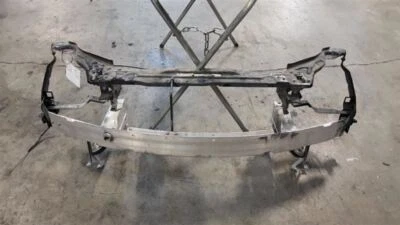 Mercedes-Benz C250 W204 2012 2013 2014 2015, soporte completo del núcleo del radiador  Foto 1 de 4