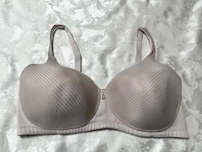 Radiant by VANITY FAIR 72389 72238 Comfort Soft Cup Multiway Wireless 40DD Bra - Image 1 of 4