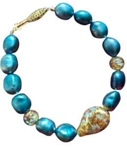 8" Blue Freshwater Pearl Bracelet With 14k Gold Clasp & Gold On 3 Beads - Picture 1 of 9