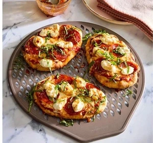 12” pampered chef (30-CM) METAL PIZZA PAN-NEW - Picture 1 of 3