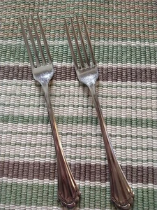 2 Oneida Marquette Community Stainless Silverware Flatware Dinner Fork - Picture 1 of 6