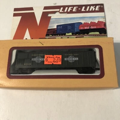 N- SCALE LIFE-LIKE 50' BORDENS REEFER CAR! New - Image 1 of 2