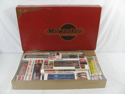 1978 Lionel Trains O Gauge Milwaukee Road Limited Diesel Freight Set #6-1867 NOS - Image 1 of 4