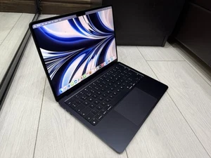 Apple MacBook Air 13.6” Retina 2022 2TB SSD 16GB Ram 8C CPU 10C GPU M2 Midnight - Afbeelding 1 van 16