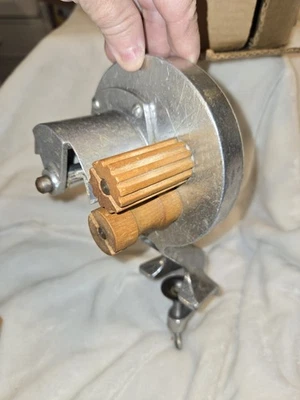 VTG Vitantonio Cavatelli Pasta Maker Model No 50 Table Clamp Style 1950’s USA - Image 1 of 4