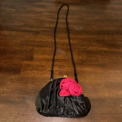 Bolso de Noche Pequeño Liz Claiborne Vintage Negro Satinado Rosas Foto 1 de 4
