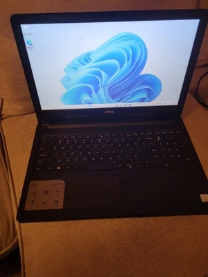 Dell Inspiron 15 3000 Series 15,6" Intel Core i3 Prozessor Windows 11 - Bild 1 von 4
