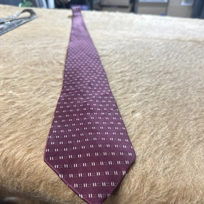 Louis Feraud 男式领带 Geo 黑色纹理纯丝绸 58 x 4 英寸美国制造 — 第 1/4 张图片