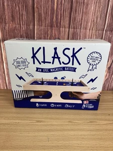 KLASK Brettspiel An Epic Magnetic Battle 2 Spieler Dänemark komplett nie benutzt - Bild 1 von 2