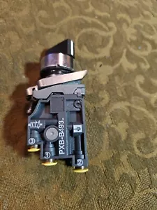 PARKER PXB-B493 WITH ATTACHED PART NUMBER 2 POSITION SWITCH VALVE BODY - Picture 1 of 5