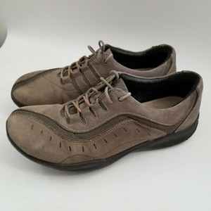 clarks wave trainers