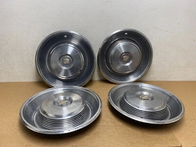 1965 Cadillac Calais Deville Fleetwood tampa de roda calota L8594 - Imagem 1 de 4