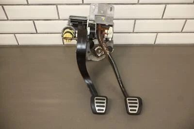 16-23 Chevrolet Camaro ZL1 1LE Clutch and Brake Pedal Set OEM - Image 1 of 4
