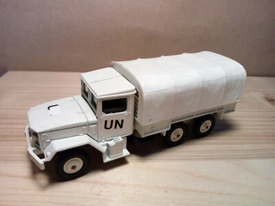SOLIDO n°245 Kaiser-Jeep M34 camion 6x6 BIANCO 1:50 NAZIONI UNITE MADE IN FRANCE - Immagine 1 di 2