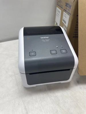 Brother TD4210D Thermisch Etikettendrucker - Anthrazit (TD4210DXX1) - Bild 1 von 4