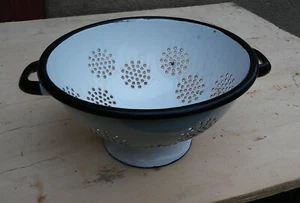 Altes Emaille Sieb Stielsieb Durchschlag Emaillesieb Ø 24 cm Dekoration Deko - Bild 1 von 6