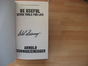 Arnold Schwarzenegger Signed exclusive 1st print Be Useful Seven Tools actor HB - Imagen 1 de 7