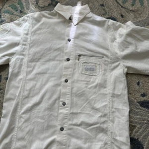 Vintage MAJOR DAMAGE weißes Baumwollhemd Urban Streetwear bestickt hinten Gr. L - Bild 1 von 4