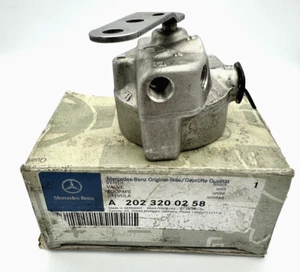 Genuine OEM Mercedes-Benz Suspension Height Control Valve 2023200258 - NOS - Bild 1 von 14