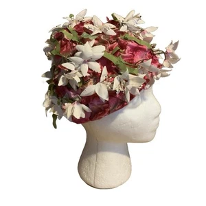 VINTAGE CIRCA 1960'S PINK  WITH WHITE SILK FLOWERS EMBELLISHED HANDCRAFTED HAT - Picture 1 of 9