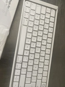 Original Apple Magic Keyboard mit Touch ID Model MXCL6M54KB Britisches Englisch - Bild 1 von 5