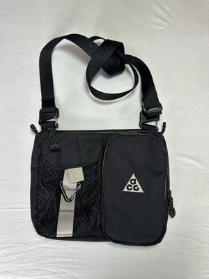 Nike ACG Daymax 3L Messenger Bag - Image 1 of 3