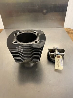 Harley-Davidson Street Glide 2006 FLHX cilindro trasero/trasero y pistón Foto 1 de 4