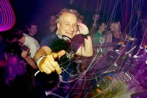 Mike Koglin Live Trance & Electronica DJ-Sets Compilation (2003 - 2014) - Picture 1 of 7