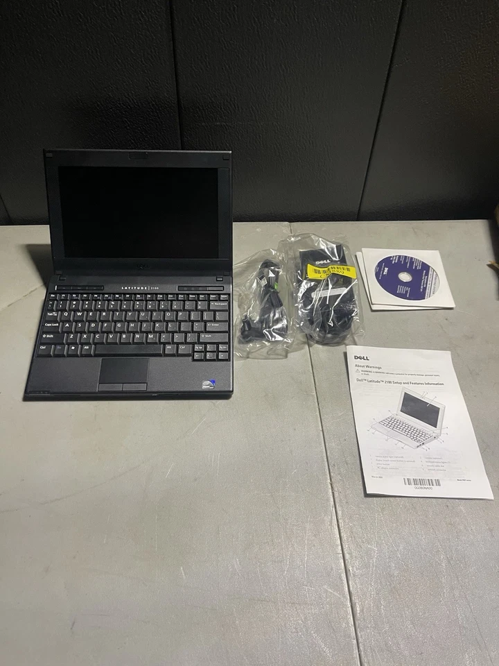 Netbook Dell Latitude 2100 negra 10,1" Atom1,6 GHz 320 GB HDD Windows 7 Pro Foto 1 de 4