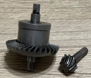 MCD Racing Rear Differential W/Pinion Spiral For GEN 1 PROLINE EVO2 EVO3 1/5 RC - Picture 1 of 7
