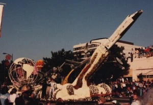 Pasadena Tournament of Roses Parade Featuring Space Shuttle Float 1980s - Picture 1 of 3